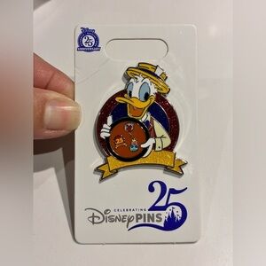 Disney Parks 2025 Donald Duck 25 Years Pin
